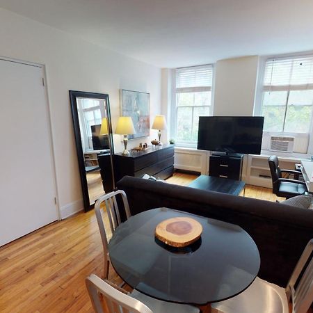 Cozy Place In Midtown Nyc Ню Йорк Екстериор снимка